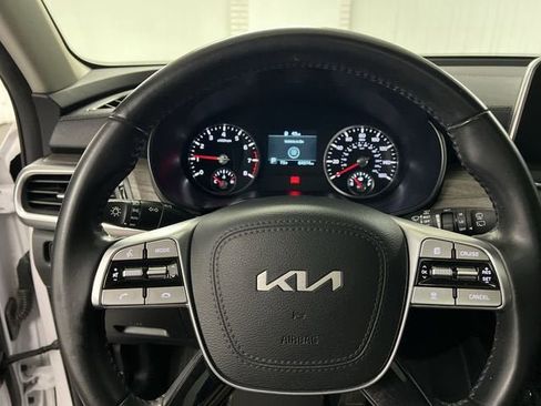 Used 2022 Kia Telluride EX w/ EX Premium Package image 11