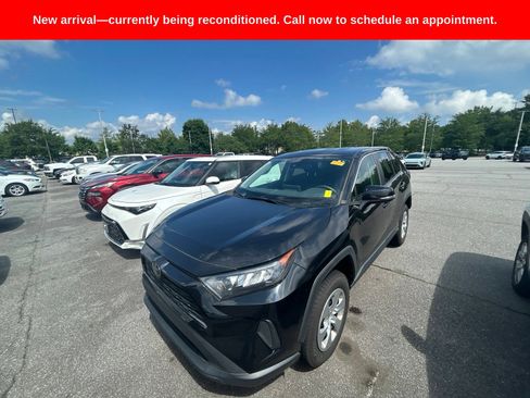 Used 2022 Toyota RAV4 LE AWD/4WD image 16