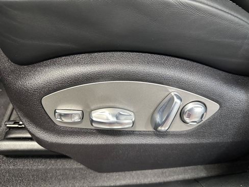 Certified 2026 Porsche Macan AWD/4WD image 19