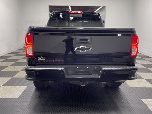 Used 2018 Chevrolet Silverado 1500 LTZ Z71 w/ Redline Edition AWD/4WD image 17