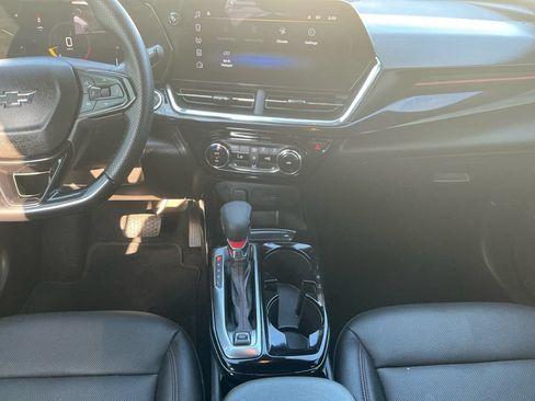 Used 2025 Chevrolet Trax RS w/ Driver Confidence Package FWD image 20