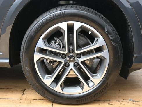 Used 2025 Audi Q5 Premium w/ Convenience Package AWD/4WD image 12