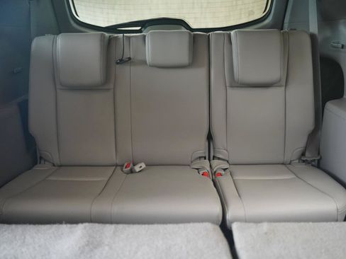 Used 2014 Toyota Highlander XLE AWD/4WD image 37