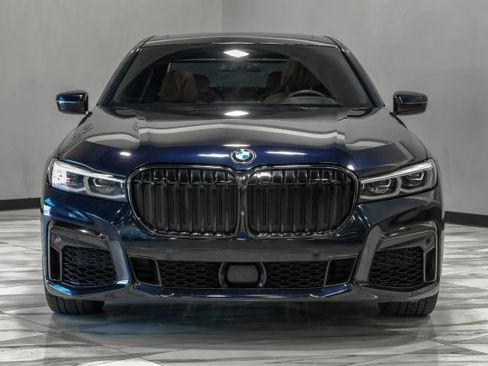 Used 2022 BMW 750i xDrive w/ Luxury Rear Seating Package AWD/4WD image 9