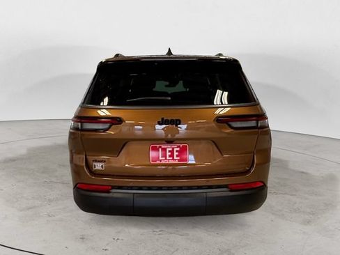 New 2026 Jeep Grand Cherokee L Limited w/ Limited Altitude Package AWD/4WD image 5