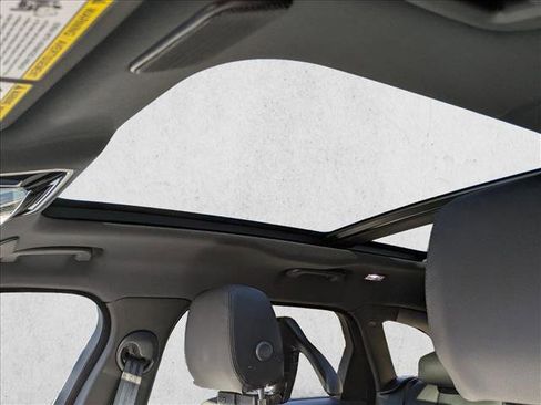 New 2026 Land Rover Range Rover Velar Dynamic SE image 14