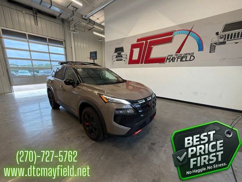 Used 2025 Nissan Rogue SV w/ Rock Creek Premium Package AWD/4WD image 1