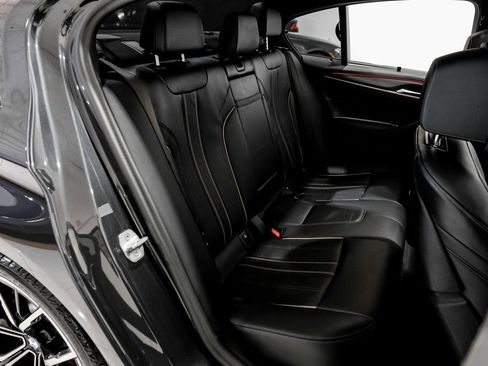 Used 2023 BMW M550i xDrive image 39