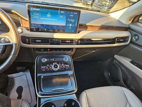 Used 2021 Lincoln Nautilus Reserve w/ Monochromatic Package image 27