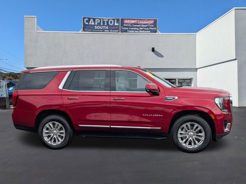 Used 2023 GMC Yukon SLT w/ SLT Premium Package image 2
