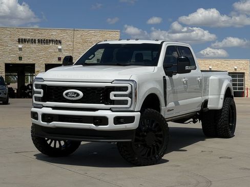 Used 2025 Ford F350 Platinum AWD/4WD image 2
