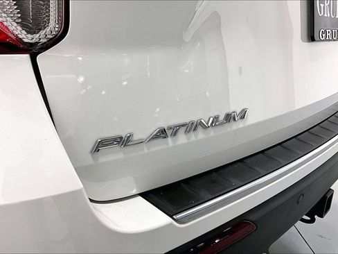 Used 2023 Ford Explorer Platinum w/ Technology Package AWD/4WD image 39
