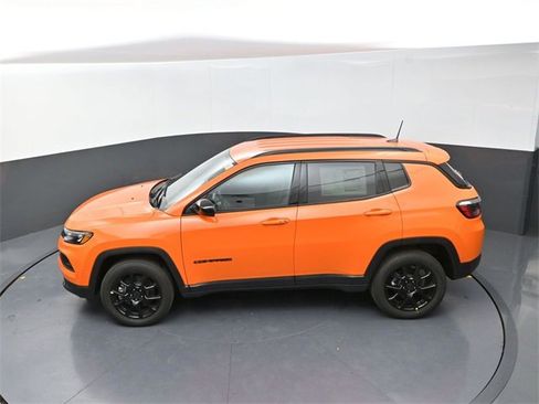 New 2026 Jeep Compass Latitude image 12