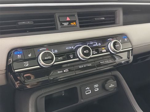 Used 2024 Honda Pilot Elite image 14