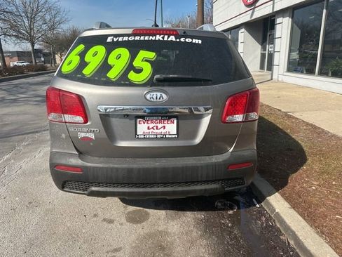 Used 2011 Kia Sorento LX w/ Convenience Pkg image 5