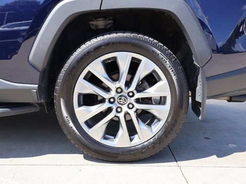 Used 2023 Toyota RAV4 XLE Premium AWD/4WD image 39