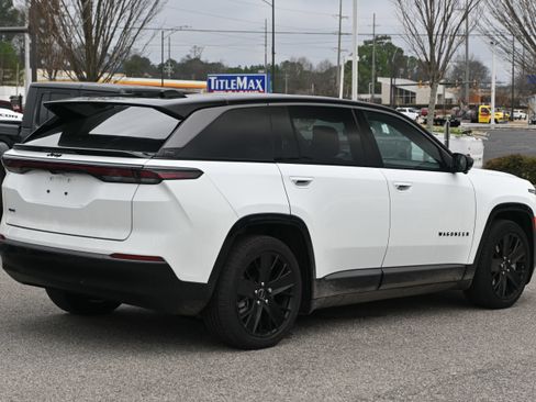 Used 2024 Jeep Wagoneer Launch Edition image 15