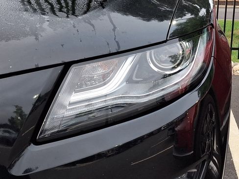 Used 2019 Lincoln MKC Reserve w/ MKC Climate Package AWD/4WD image 9