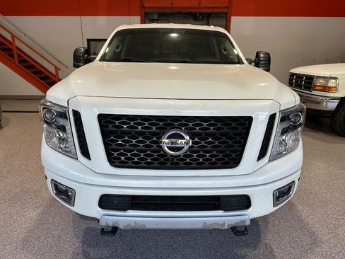 Used 2018 Nissan Titan PRO-4X w/ Pro-4x Convenience Package image 8