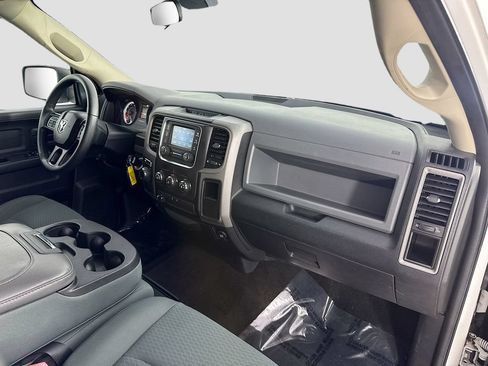 Used 2016 RAM 1500 Express RWD image 33
