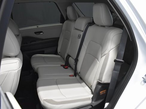 New 2025 Nissan Pathfinder SL image 29