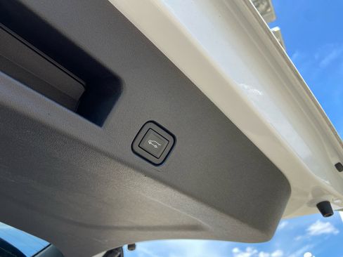 Used 2025 Buick Enclave Preferred FWD image 25