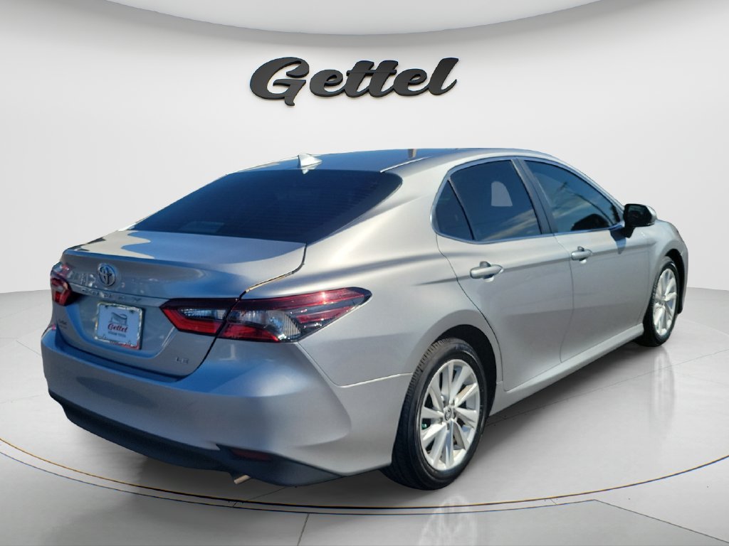Used 2024 Toyota Camry LE w/ Convenience Package FWD image 5