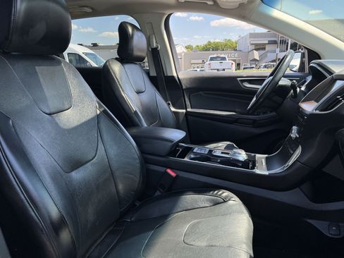 Used 2019 Ford Edge Titanium w/ Equipment Group 301A FWD image 27