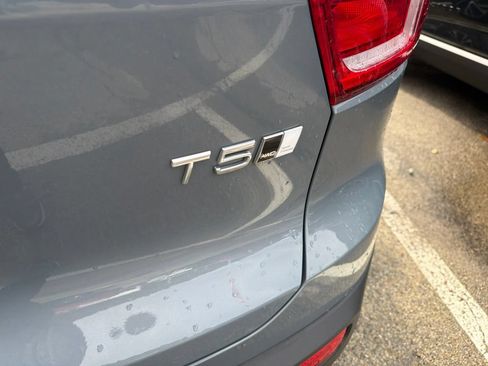 Used 2021 Volvo XC40 T5 R-Design AWD/4WD image 11