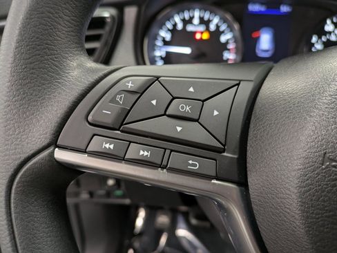 Used 2019 Nissan Rogue S image 16