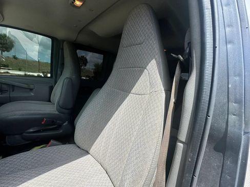 Used 2017 Chevrolet Express 3500 LT w/ LT Preferred Equipment Group RWD image 29