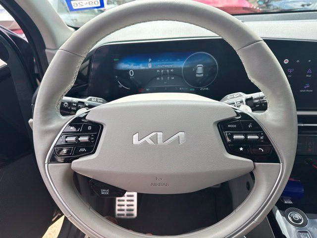Certified 2023 Kia Niro Wave FWD image 3