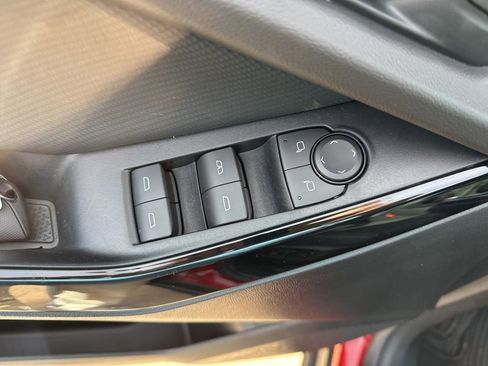 New 2026 Chevrolet Equinox LT w/ Convenience Package II image 7