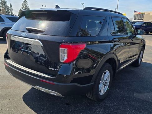 Certified 2023 Ford Explorer XLT w/ Equipment Group 202A AWD/4WD image 5