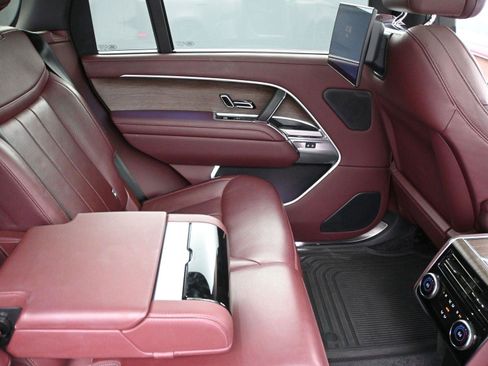 Used 2023 Land Rover Range Rover Long Wheelbase Autobiography image 34