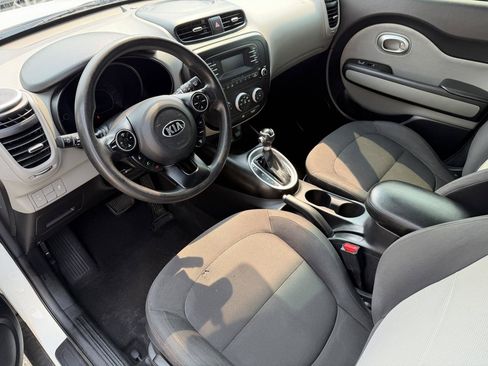 Used 2016 Kia Soul FWD image 10