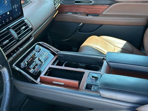 Used 2023 Lincoln Navigator L Reserve w/ Monochromatic Package AWD/4WD image 18