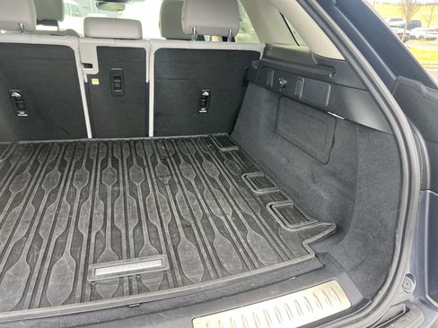 Certified 2025 Land Rover Range Rover Velar S image 38