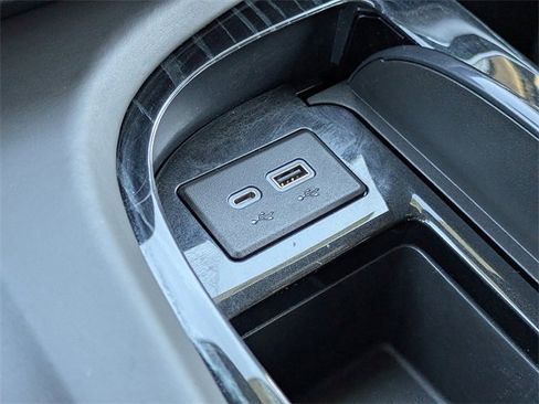 Certified 2023 Cadillac Escalade ESV V image 28