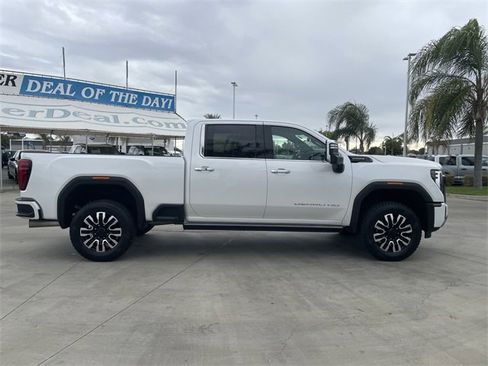 Used 2024 GMC Sierra 2500 Denali Ultimate w/ Max Trailering Package image 9