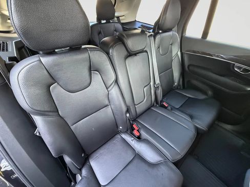 Used 2018 Volvo XC90 T5 Momentum w/ Convenience Package AWD/4WD image 19