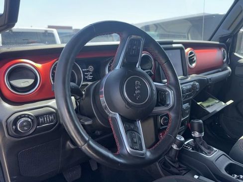 Used 2022 Jeep Gladiator Rubicon w/ Cold Weather Group AWD/4WD image 10