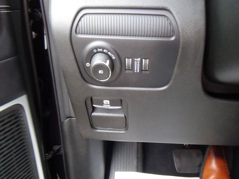 Certified 2025 Jeep Wagoneer Series II AWD/4WD image 21