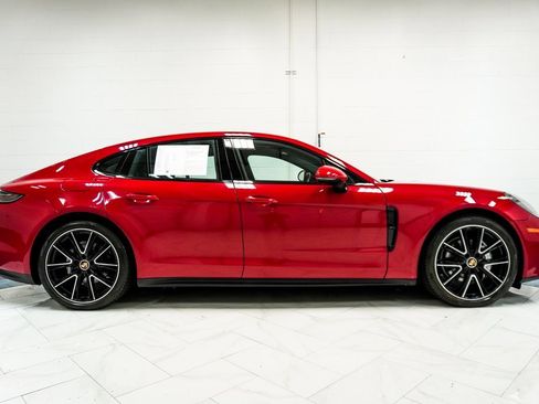 Used 2022 Porsche Panamera 4 Platinum Edition image 9