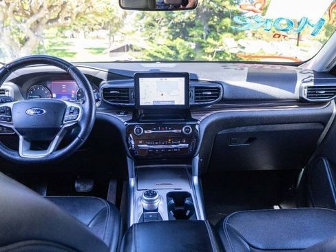 Used 2021 Ford Explorer Limited w/ Equipment Group 301A image 30