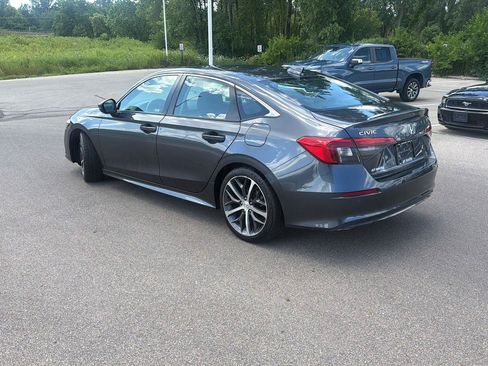 Used 2023 Honda Civic Touring image 3