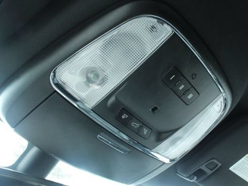 Used 2015 Jeep Grand Cherokee Limited AWD/4WD image 24