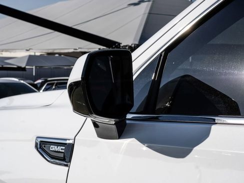 Used 2021 GMC Yukon XL SLT image 44