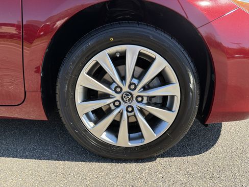 Used 2017 Toyota Camry XLE w/ Moonroof Package image 25