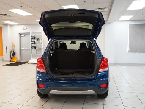 Used 2019 Chevrolet Trax LT w/ LT Convenience Package FWD image 9
